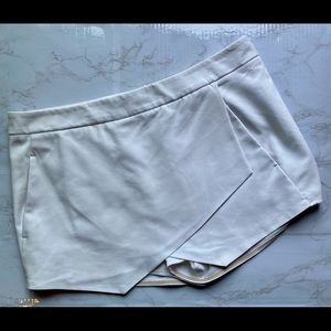 Express White Skort
